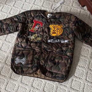 Men’s First Row Graphic Lightweight Quilted Puffer Jacket with Bulldog Patch